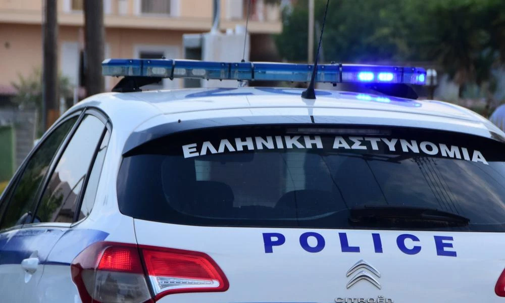 Ιωάννινα: Παρέσυρε αστυνομικό με το Ι.Χ. του και διέφυγε